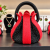 Handmade Crochet Tulip Bag Zwart-Rood – Luxe Gehaakte Schoudertas Handmade Crochet Tulip Bag Zwart-Rood | Nina’s Handwork