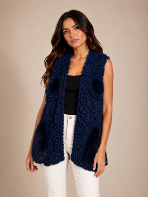 b678eeba-22d3-4018-86f5-47263298500e Handmade Irish Lace Crochet Gilet van Wol met Max Mara Faux Fur – Donkerblauw – S t/m XL