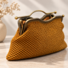 Handmade Macramé Clutch – Goudgeel met Vintage Metalen Frame